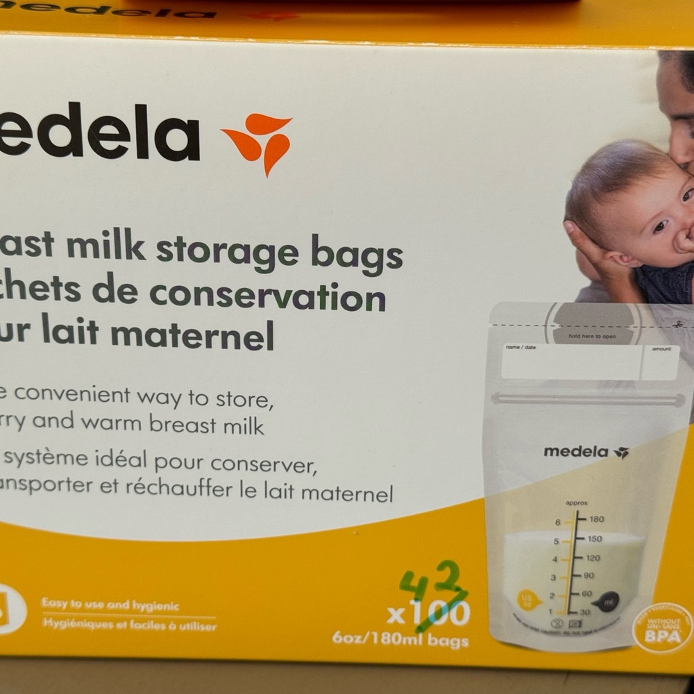 Medela Milk Storage Bags – NEW Easy Pour + Extra Bags